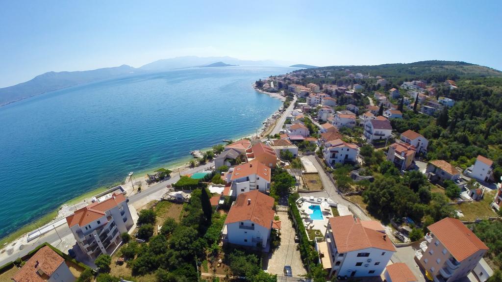 Apartments Brico - Heated Pool Trogir Exteriér fotografie